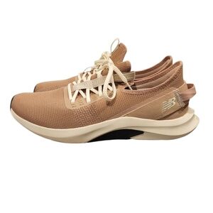 New Balance Women's Sneakers in Tan and Cream